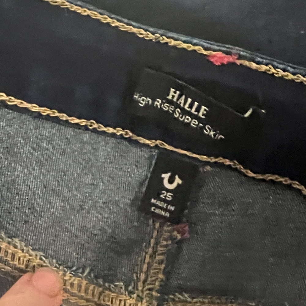 True Religion Women’s Skinny, high rise Flap-pocket PINK stitching! NWT - Picture 9 of 14